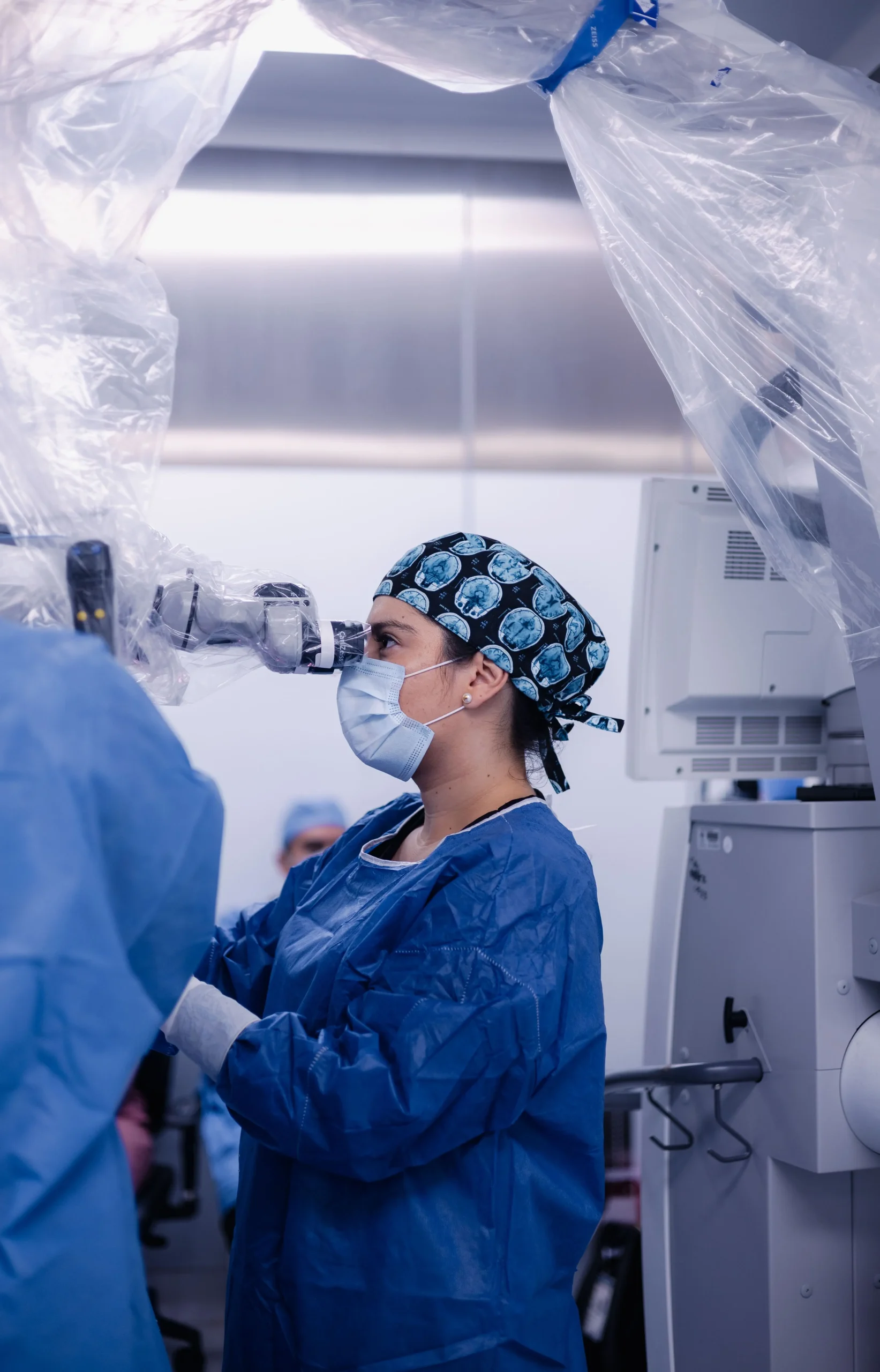 Resección de tumor en ala de esfenoides izquierdo probable meningioma.