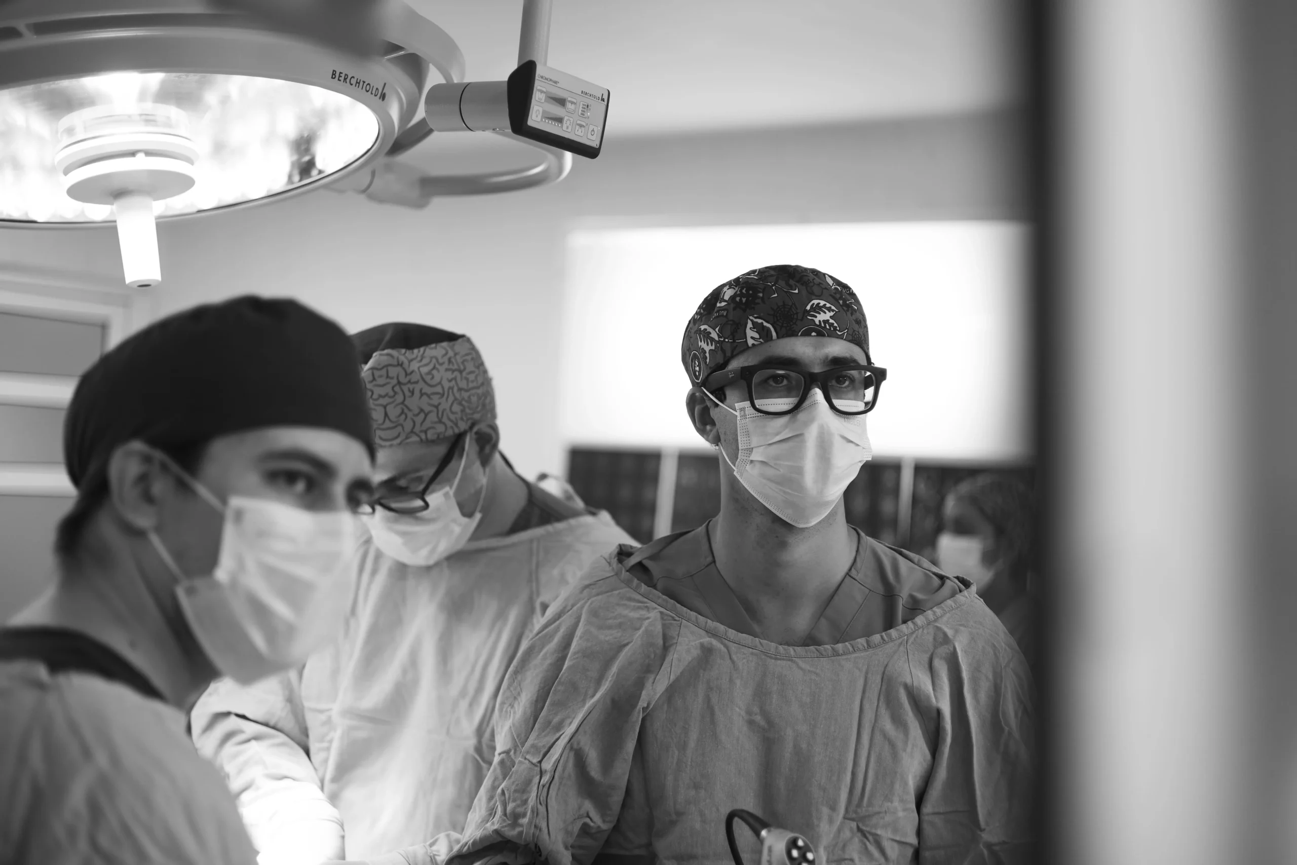 Dr. Adrián Miranda Neurocirujano Resección transesfenoidal de tumor hipofisario